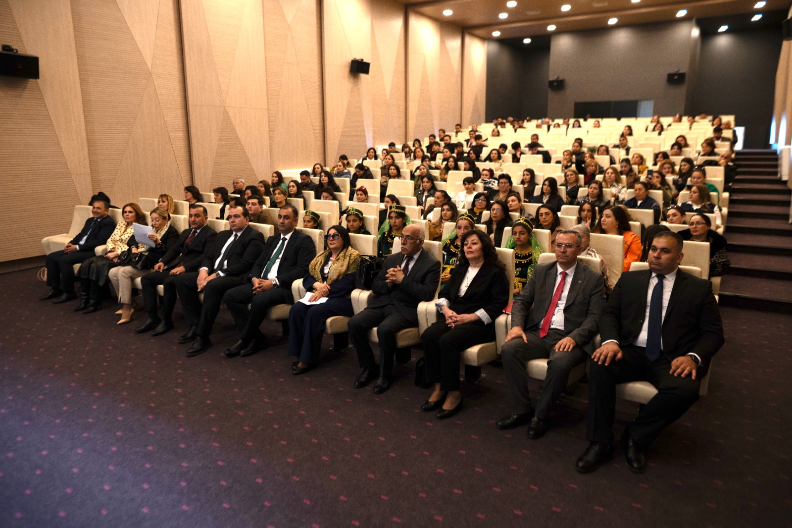 Гянджа стала площадкой для обсуждения сохранения фольклорного наследия (ФОТО)