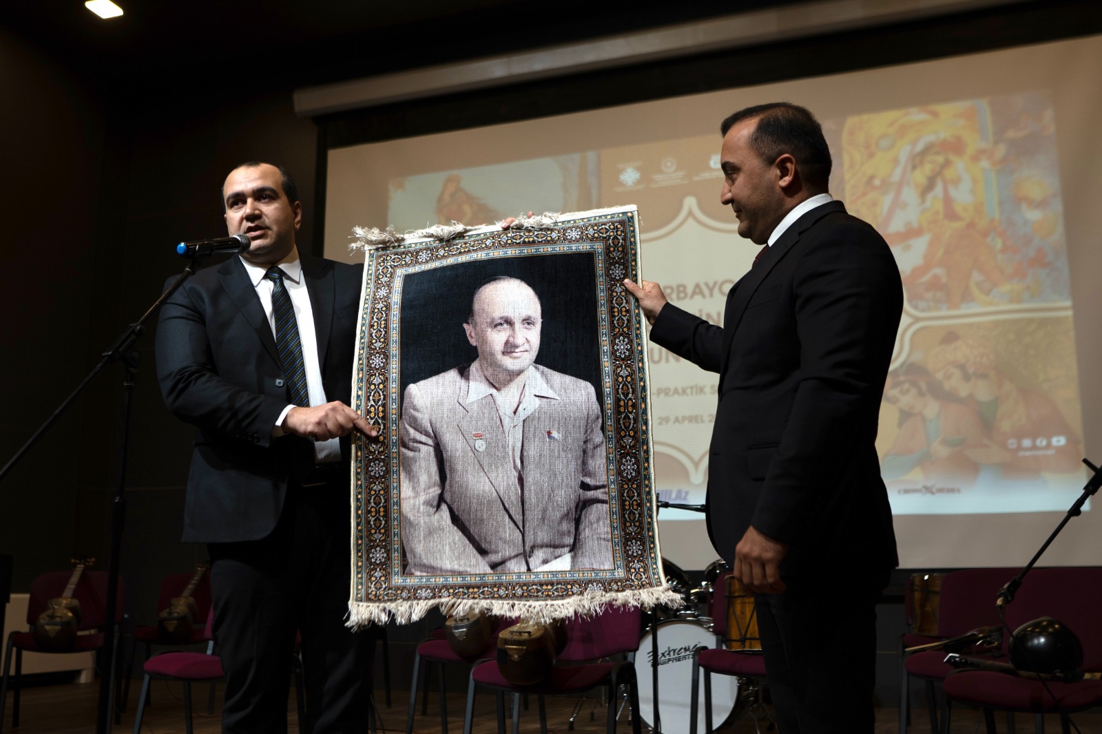 Гянджа стала площадкой для обсуждения сохранения фольклорного наследия (ФОТО)