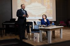 Гянджа стала площадкой для обсуждения сохранения фольклорного наследия (ФОТО)