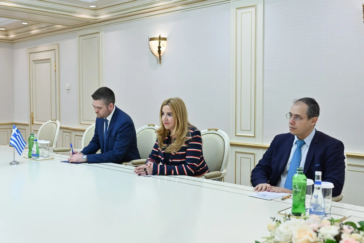 Сахиба Гафарова провела обмен мнениями с послом Греции (ФОТО)