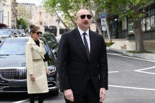 Президент Ильхам Алиев и Первая леди Мехрибан Алиева приняли участие в открытии после реконструкции улицы Ислама Сафарли в Баку (ФОТО)