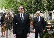 Президент Ильхам Алиев и Первая леди Мехрибан Алиева приняли участие в открытии после реконструкции улицы Ислама Сафарли в Баку (ФОТО)