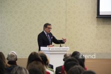 Международный форум ковра в Баку - первая сессия "Дизайн, коллекции и развитие продукта" (ФОТО)