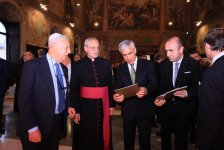 В Ватикане презентовали совместные проекты с Фондом Гейдара Алиева (ФOTO)