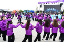 На старте и финише "Бакинского марафона 2026" был организован концерт (ФОТО)
