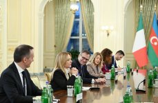 Состоялась встреча Президента Ильхама Алиева с Председателем Совета министров Италии Джорджей Мелони в расширенном составе (ФОТО)