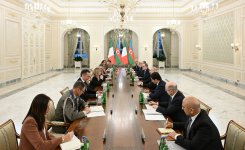 Состоялась встреча Президента Ильхама Алиева с Председателем Совета министров Италии Джорджей Мелони в расширенном составе (ФОТО)