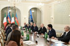 Состоялась встреча Президента Ильхама Алиева с Председателем Совета министров Италии Джорджей Мелони в расширенном составе (ФОТО)