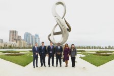 Генеральный секретарь Межпарламентского союза посетил Аллею почетного захоронения и Парк Победы в Баку (ФОТО)