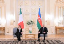 Состоялась встреча Президента Ильхама Алиева с Председателем Совета министров Италии Джорджей Мелони в формате «один на один» (ФОТО)