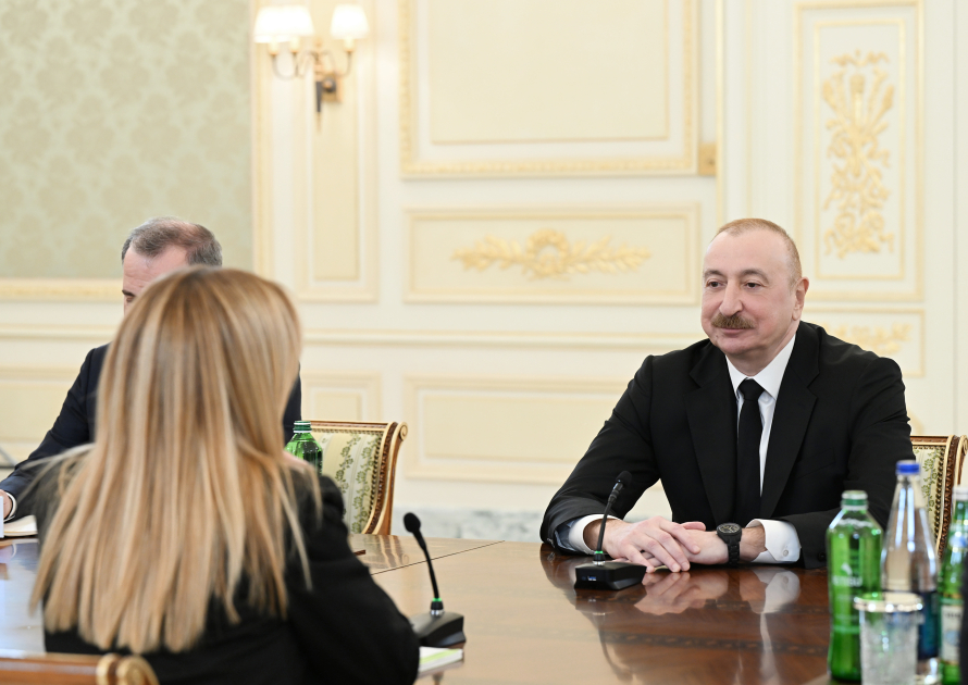 Состоялась встреча Президента Ильхама Алиева с Председателем Совета министров Италии Джорджей Мелони в расширенном составе (ФОТО)