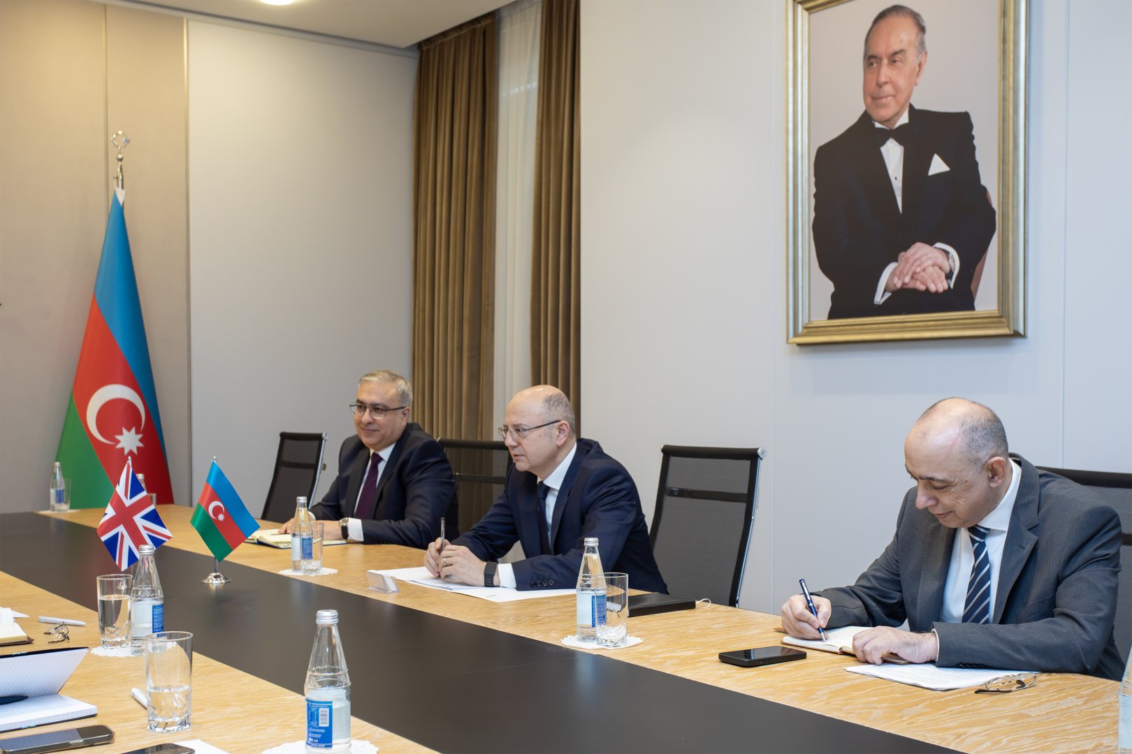 Обсуждены вопросы энергетического партнерства Азербайджана и Великобритании (ФОТО)
