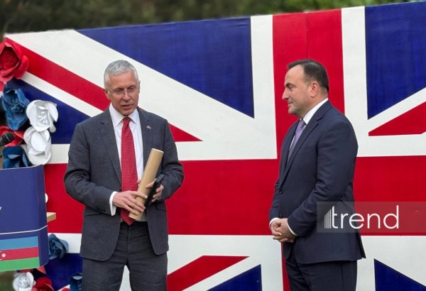 Вице-президенту bp и директору British Council вручены почетные награды Великобритании (ФОТО)