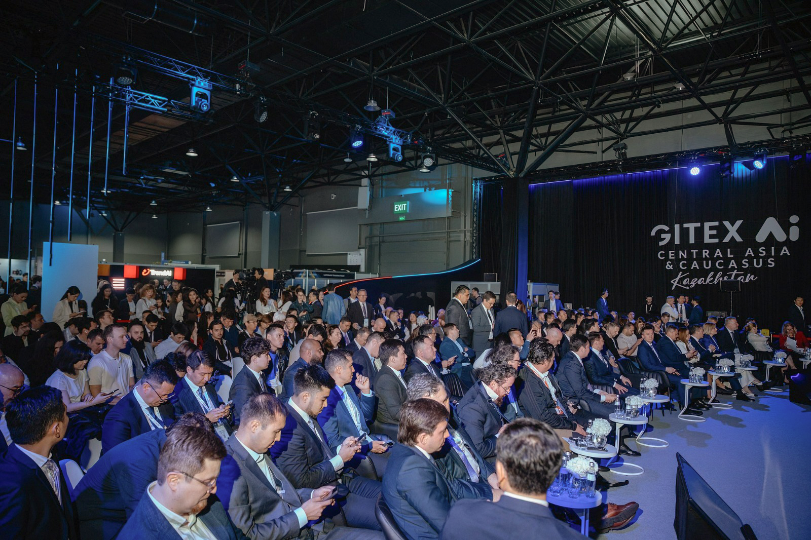 Компания «AzInTelecom» приняла участие в глобальных дискуссиях на GITEX AI 2026 (ФОТО)