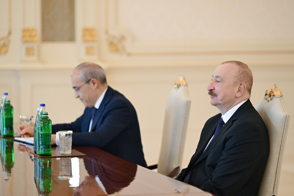 Президент Ильхам Алиев принял делегацию во главе с президентом группы Исламского банка развития (ФОТО/ВИДЕО)