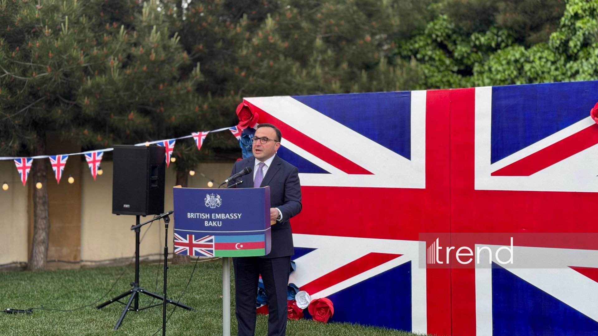 Вице-президенту bp и директору British Council вручены почетные награды Великобритании (ФОТО)