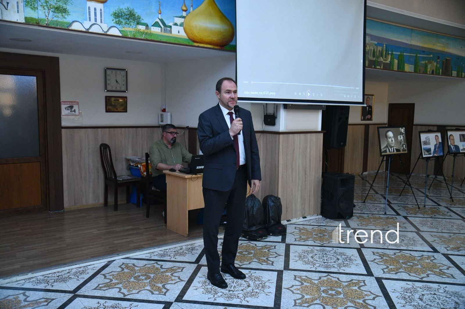 В Центре русской культуры в Баку состоялся показ фильма "Сердце лидера", посвященного памяти Гейдара Алиева (ФОТО)