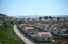 Президент Ильхам Алиев и Первая леди Мехрибан Алиева ознакомились с условиями, созданными в частных домах в селе Шукюрбейли (ФОТО)