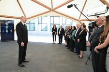 Президент Ильхам Алиев и Первая леди Мехрибан Алиева встретились с жителями, переехавшими в село Шукюрбейли Джебраильского района (ФОТО)