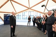 Президент Ильхам Алиев и Первая леди Мехрибан Алиева встретились с жителями, переехавшими в село Шукюрбейли Джебраильского района (ФОТО)