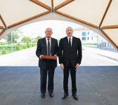 Президент Ильхам Алиев и Первая леди Мехрибан Алиева встретились с жителями, переехавшими в село Шукюрбейли Джебраильского района (ФОТО)