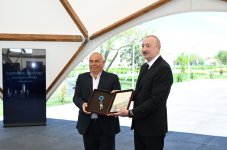 Президент Ильхам Алиев и Первая леди Мехрибан Алиева встретились с жителями, переехавшими в село Шукюрбейли Джебраильского района (ФОТО)
