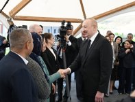 Президент Ильхам Алиев и Первая леди Мехрибан Алиева встретились с жителями, переехавшими в село Шукюрбейли Джебраильского района (ФОТО)