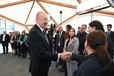 Президент Ильхам Алиев и Первая леди Мехрибан Алиева встретились с жителями, переехавшими в село Шукюрбейли Джебраильского района (ФОТО)
