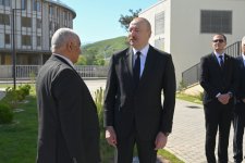 Президент Ильхам Алиев встретился с семьями, переселившимися в первый жилой комплекс в городе Зангилан (ФОТО)
