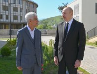 Президент Ильхам Алиев встретился с семьями, переселившимися в первый жилой комплекс в городе Зангилан (ФОТО)