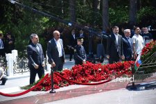 Азербайджанский народ чтит память великого лидера Гейдара Алиева (ФОТО)