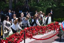 Азербайджанский народ чтит память великого лидера Гейдара Алиева (ФОТО)