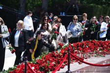 Азербайджанский народ чтит память великого лидера Гейдара Алиева (ФОТО)