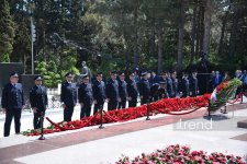 Официальные лица государства и правительства почтили память Великого лидера на Аллее почетного захоронения (ФОТО)