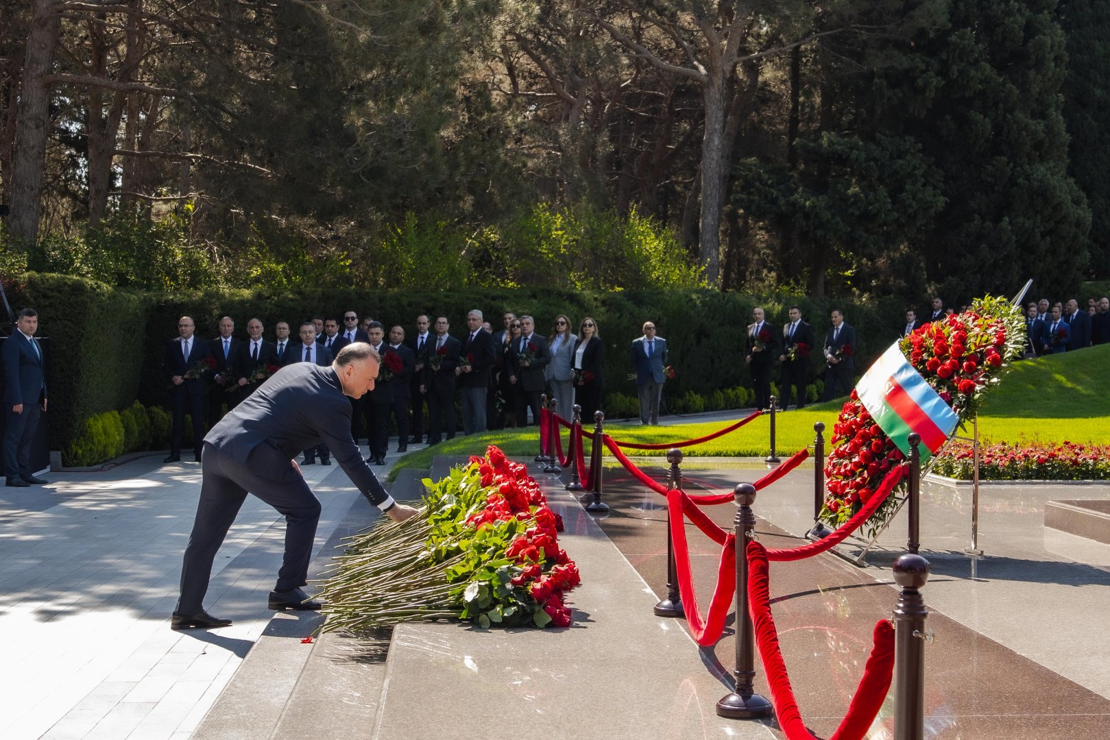 Руководство и коллектив Министерства здравоохранения Азербайджана почтили светлую память общенационального лидера Гейдара Алиева (ФОТО)