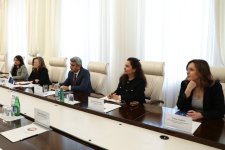 Министр здравоохранения Азербайджана встретился с делегацией АБР (ФОТО)
