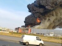 В Баку на складе вспыхнул сильный пожар (ФОТО/ВИДЕО)