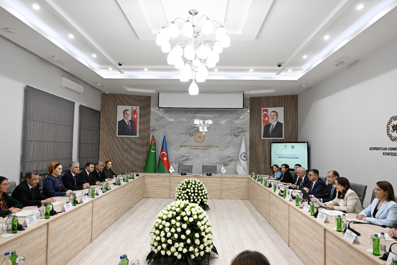 Между профсоюзами Азербайджана и Туркменистана подписан меморандум о сотрудничестве (ФОТО)