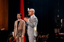 Участник "Евровидения" выступил в Баку с первым соло-концертом (ФОТО)