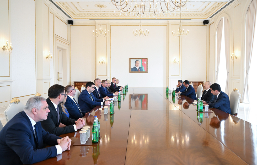 Президент Ильхам Алиев принял делегацию во главе с председателем Национального совета Словакии (ФОТО)
