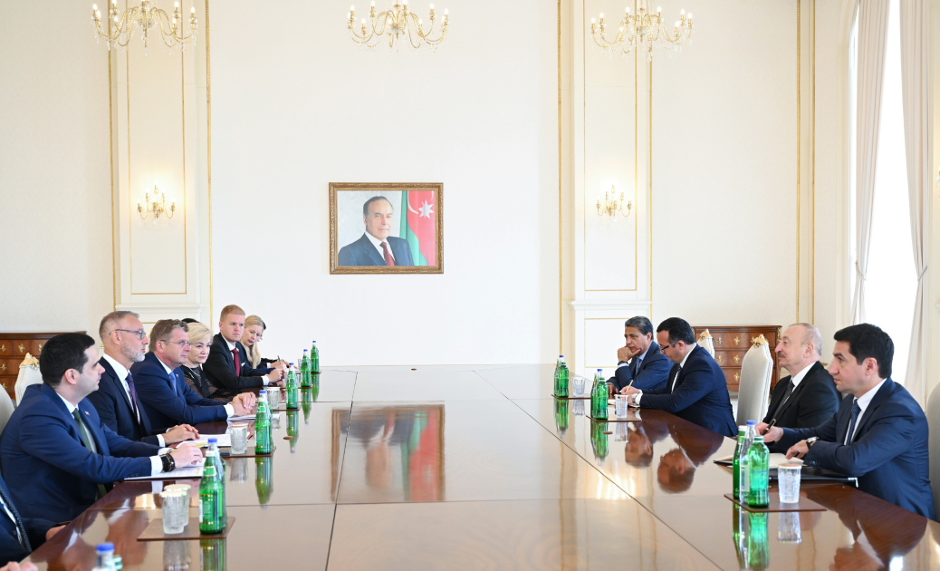 Президент Ильхам Алиев принял делегацию во главе с председателем Национального совета Словакии (ФОТО)