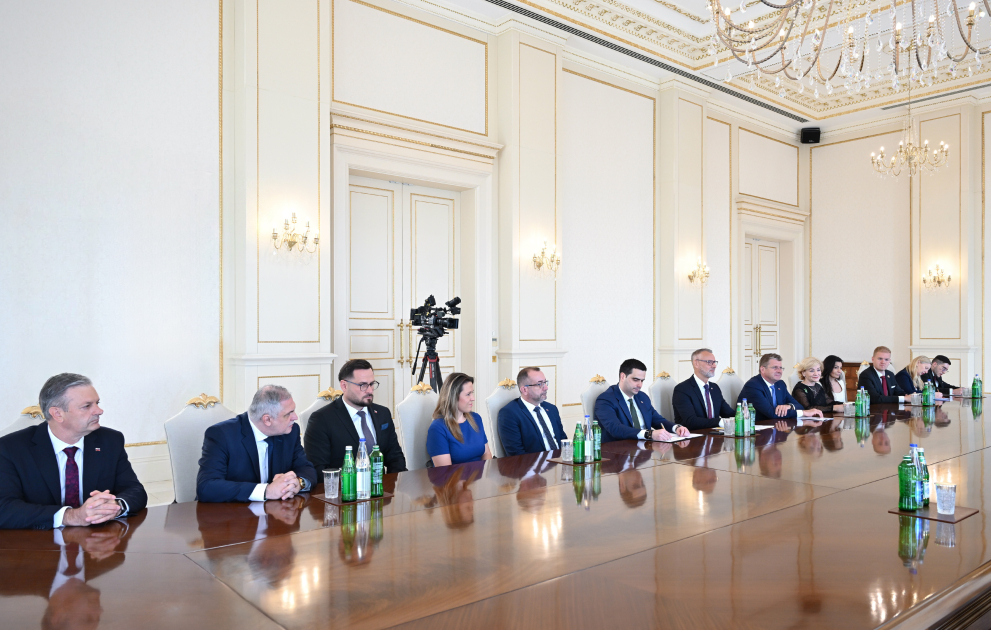 Президент Ильхам Алиев принял делегацию во главе с председателем Национального совета Словакии (ФОТО)