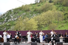 В рамках Международного фестиваля «Харыбюльбюль» в Шуше состоялся концерт студентов Карабахского университета (ФОТО)
