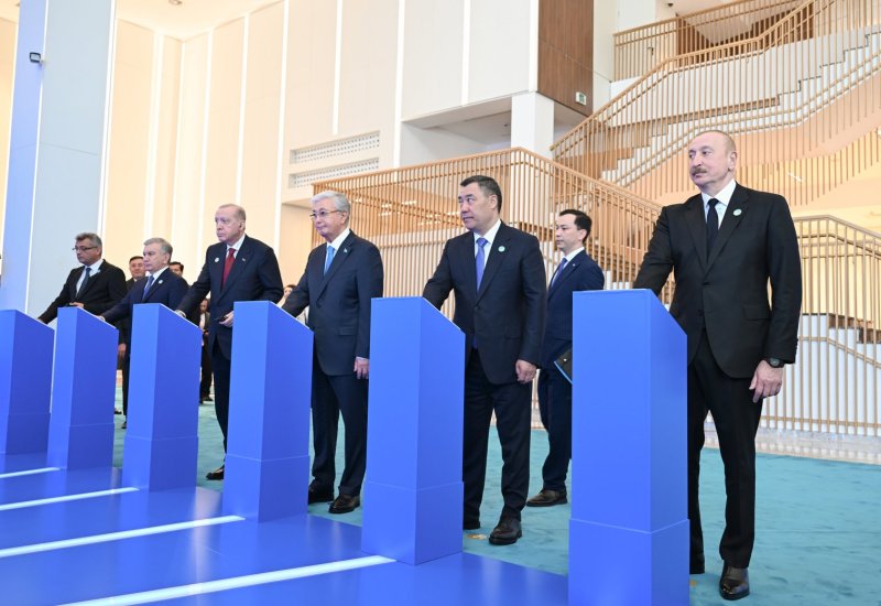 Президент Ильхам Алиев и другие участники неформального Саммита ОТГ приняли участие в церемонии закладки фундамента Центра тюркской цивилизации (ФОТО/ВИДЕО)