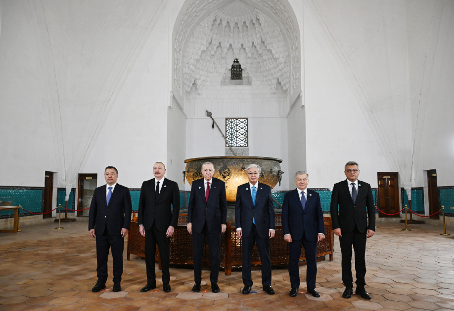 Президент Ильхам Алиев и другие участники неформального Саммита ОТГ ознакомились с рядом культурных объектов в Туркестане (ФОТО)