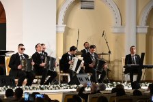 В Баку представили музыкальное путешествие от классики к современности (ФОТО)