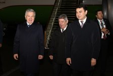Президент Узбекистана прибыл в Азербайджан (ФОТО)