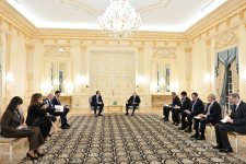 Президент Ильхам Алиев встретился с Президентом Сербии (ФОТО)