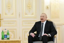 Президент Ильхам Алиев встретился с Президентом Сербии (ФОТО)