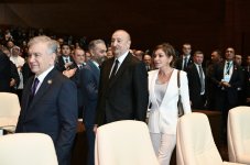 Президент Ильхам Алиев и Первая леди Мехрибан Алиева приняли участие в церемонии открытия WUF13 в Баку (ФОТО/ВИДЕО)